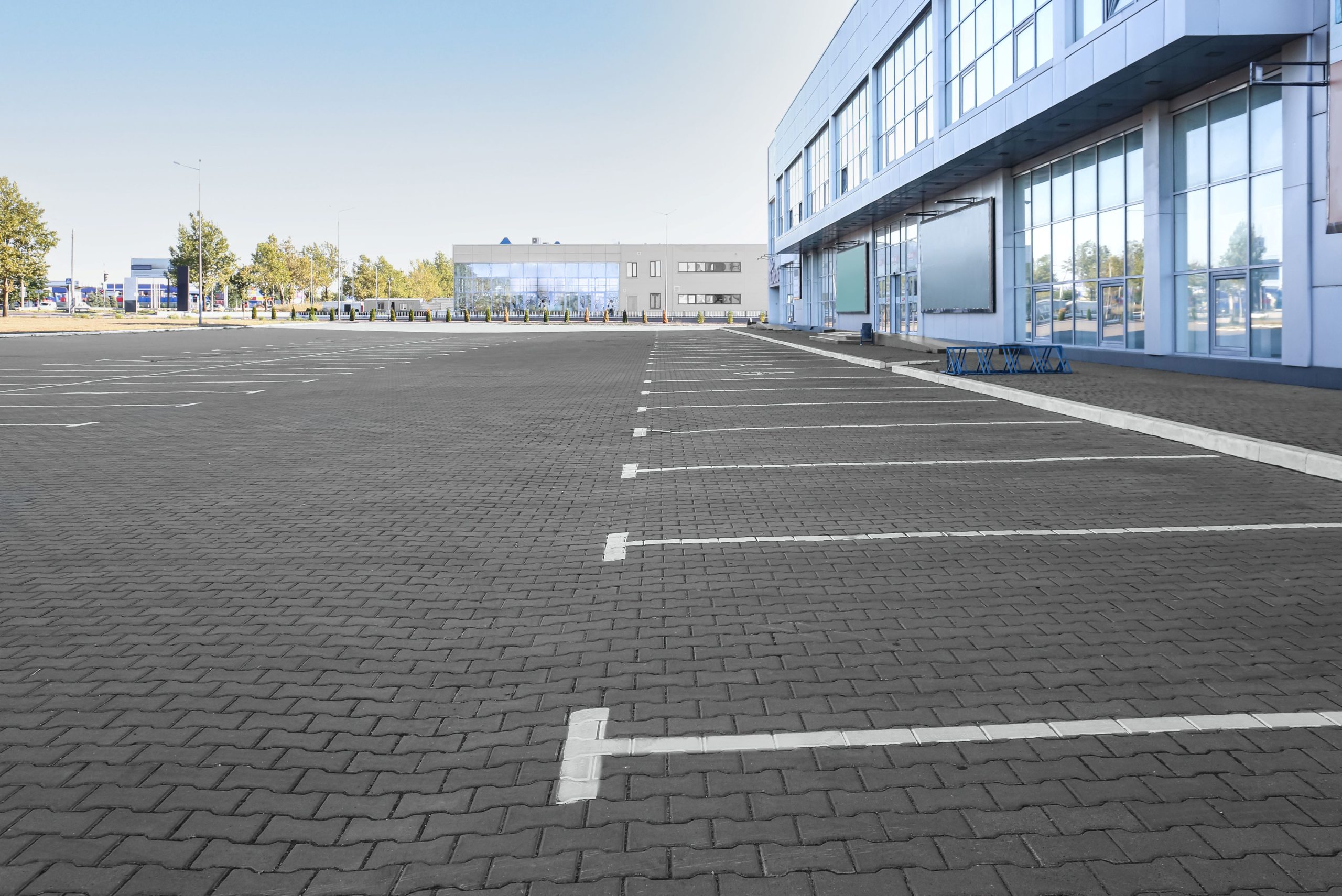 Asphalt vs. Concrete Parking Lots - Pros, Cons, and Which One to Choose